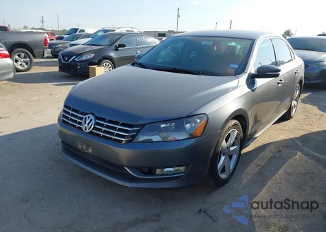 2015 Volkswagen Passat 1.8T Limited Edition z USA, uszkodzony, nr VIN 1VWAS7A39FC095243